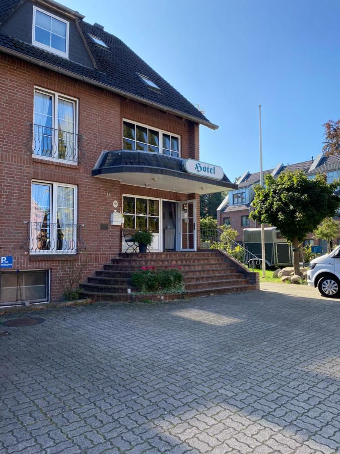 Waldhotel Twiehaus Garni Lübeck Dış mekan fotoğraf